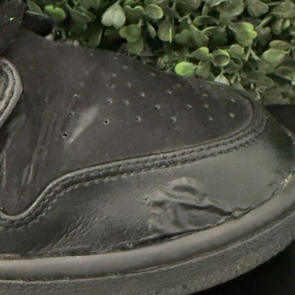 USED Jordan 1 Mid Triple Black - Size 10 Men (2018) SKU 554724-050 main image 7